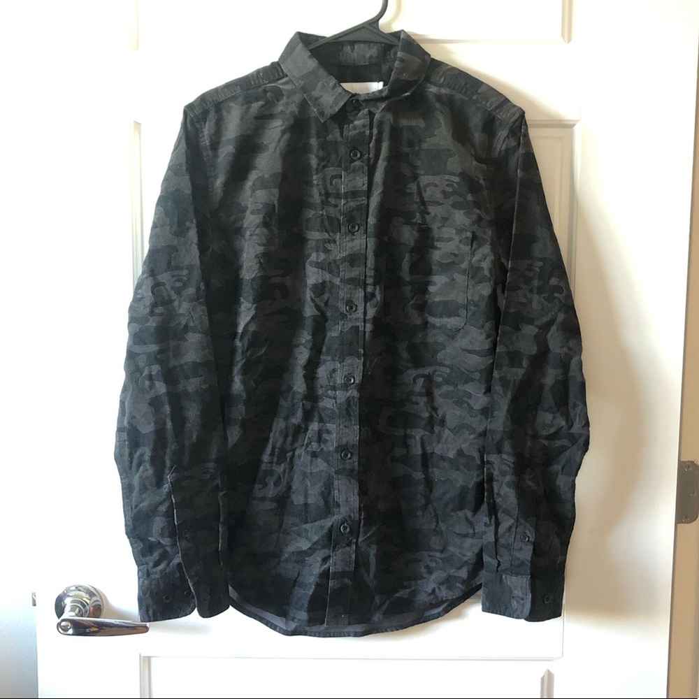Men’s camo long sleeve shirt